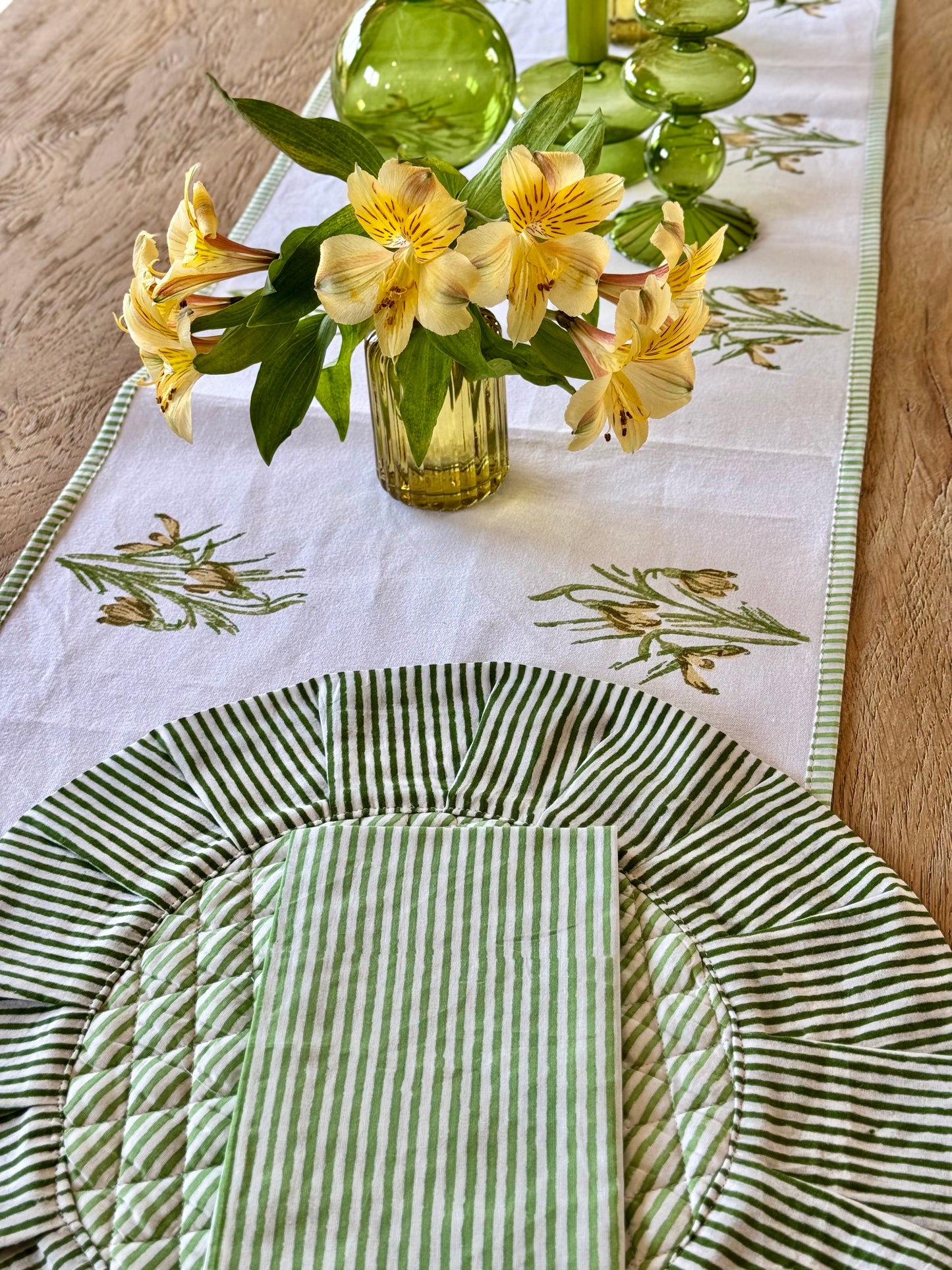 Round Green Placemats with Frill - Set of 4