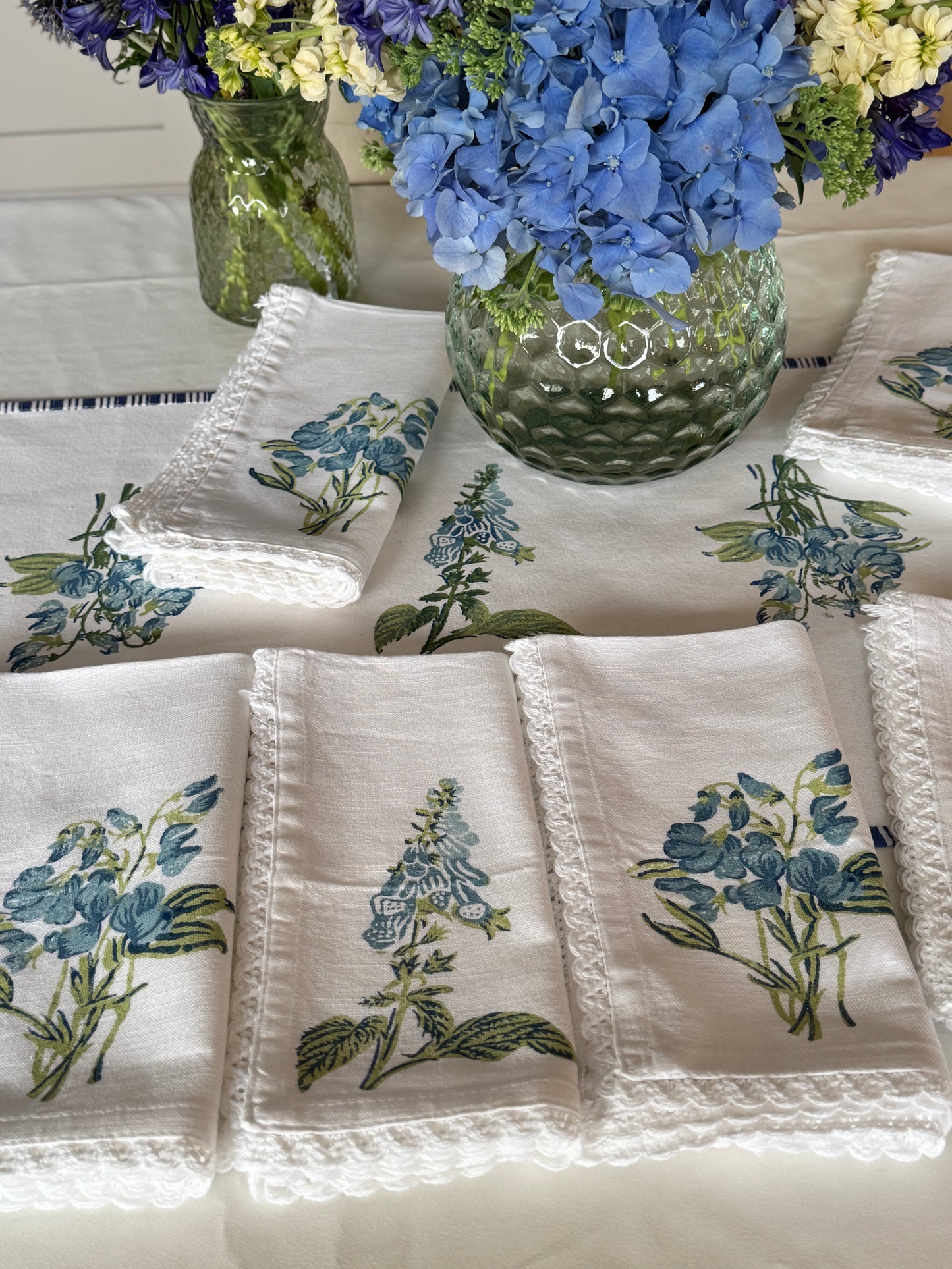 Sweet Pea & Foxglove Table Runner & 6 Napkins