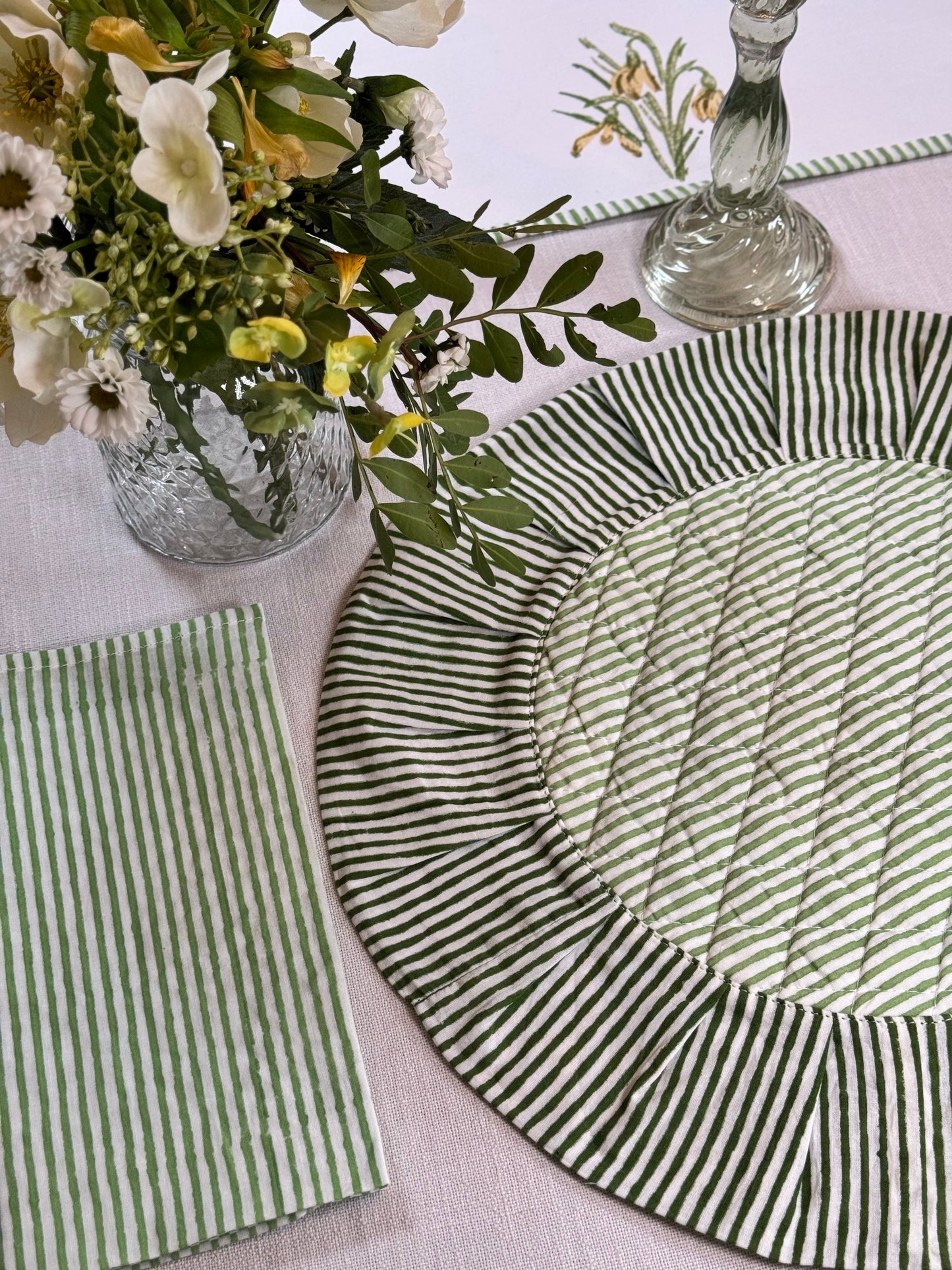 Round Green Placemats with Frill - Set of 4